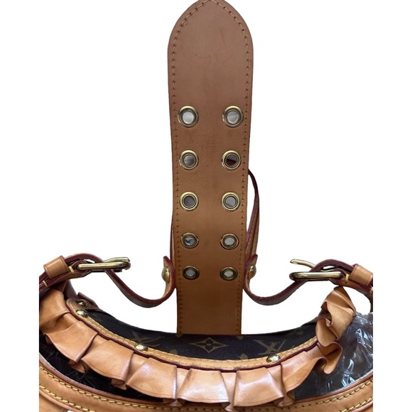 Louis Vuitton Monogram Canvas Leonor Limited Edition ruffled bag. - Picture 8 of 16